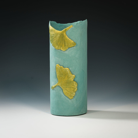 vase with two ginko leaves-2021-03